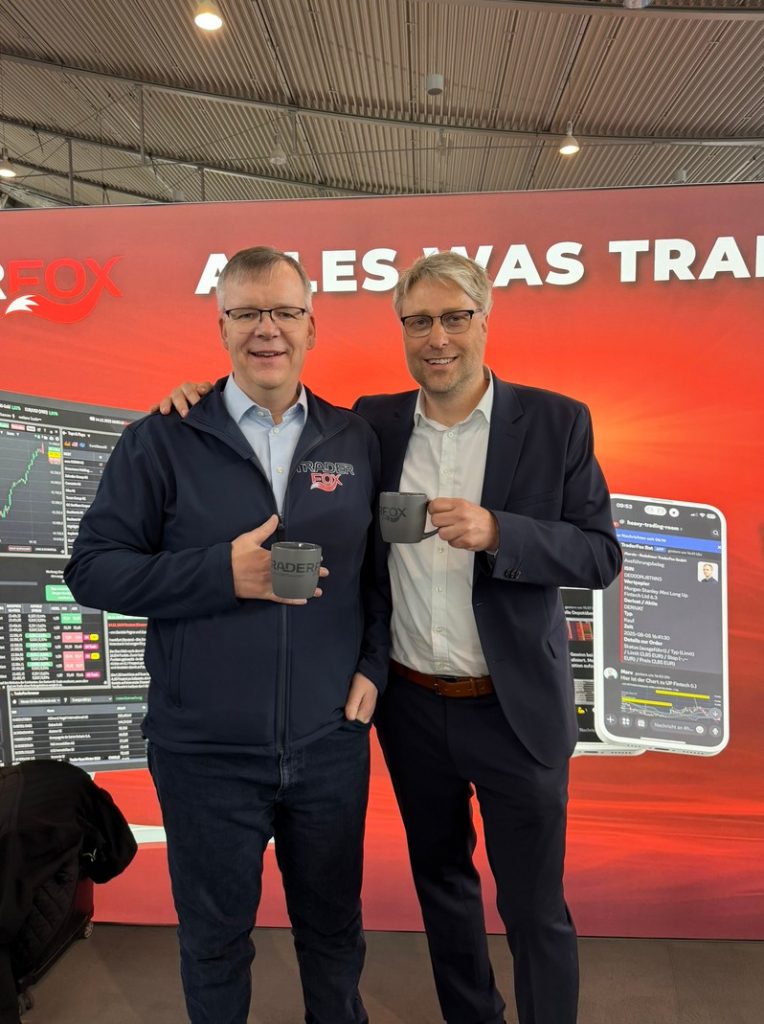 Simon Betschinger und Martin König auf der Invest in Stuttgart